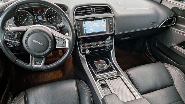 2018 Jaguar XE 25t R-Sport