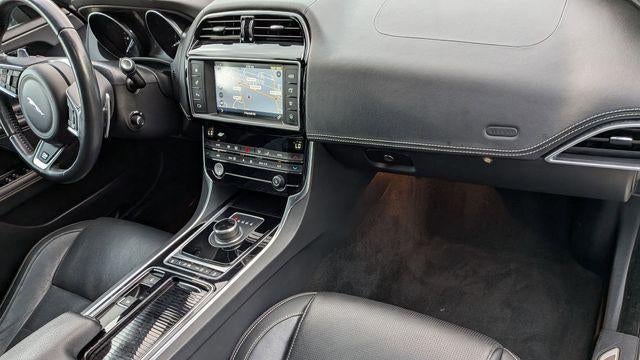 2018 Jaguar XE 25t R-Sport