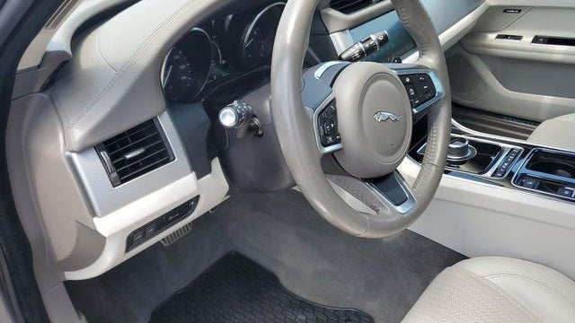 2020 Jaguar XF 25t Prestige