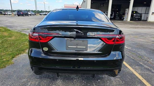 2024 Jaguar XF P300 R-Dynamic SE