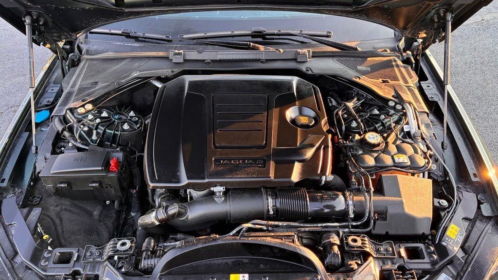 2022 Jaguar XF P300 R-Dynamic SE