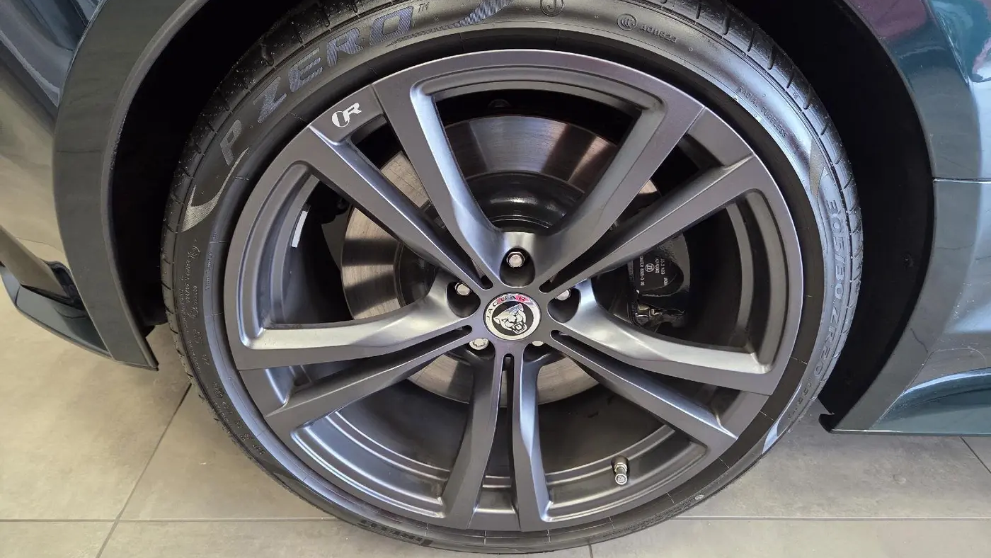 2024 Jaguar F-TYPE P575 R75