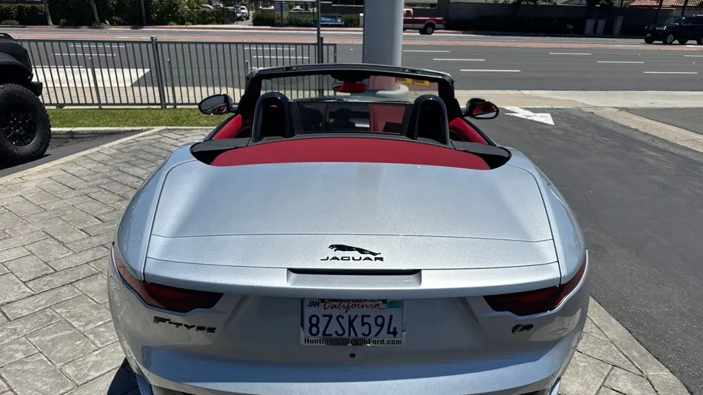 2022 Jaguar F-TYPE R