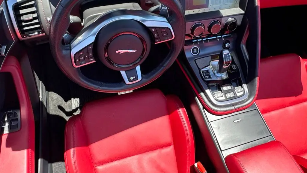2022 Jaguar F-TYPE R