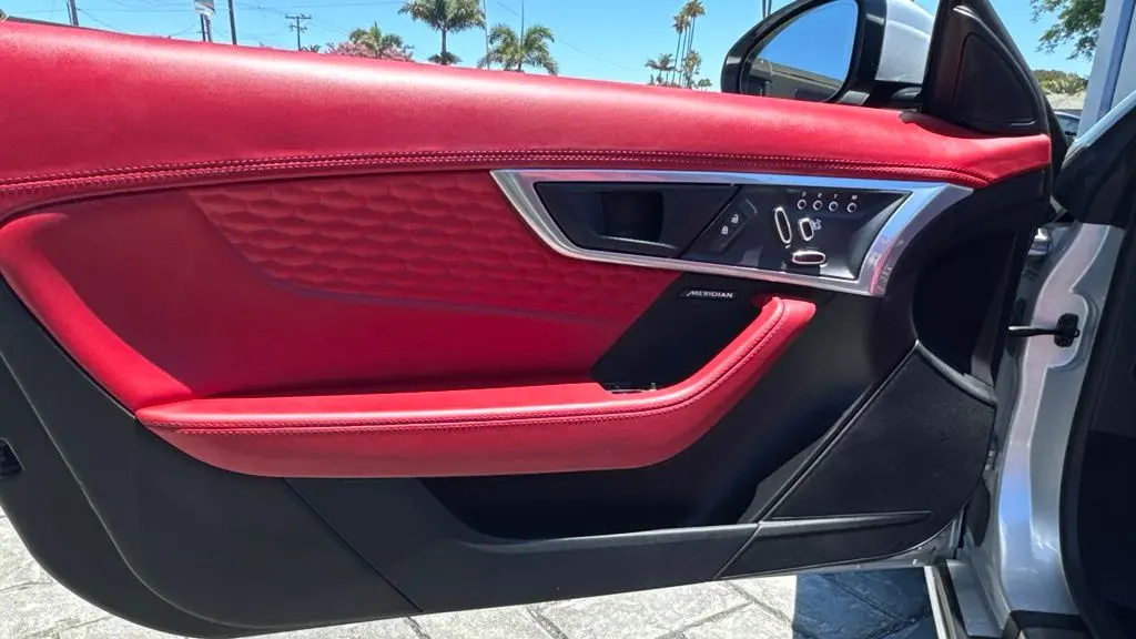 2022 Jaguar F-TYPE R