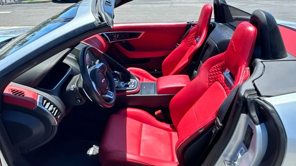 2022 Jaguar F-TYPE R