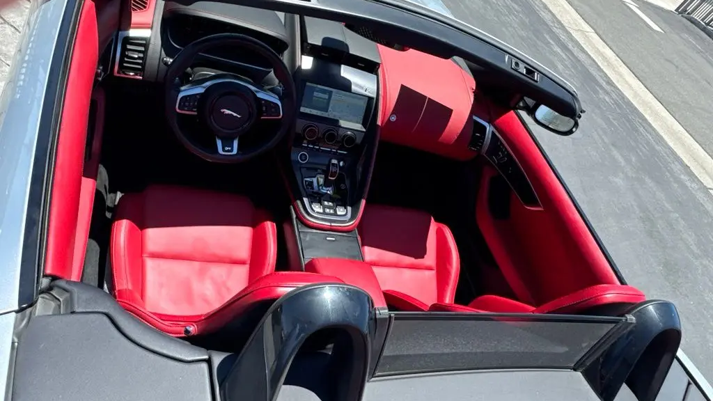 2022 Jaguar F-TYPE R