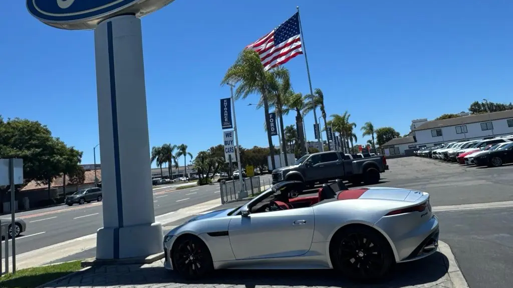 2022 Jaguar F-TYPE R