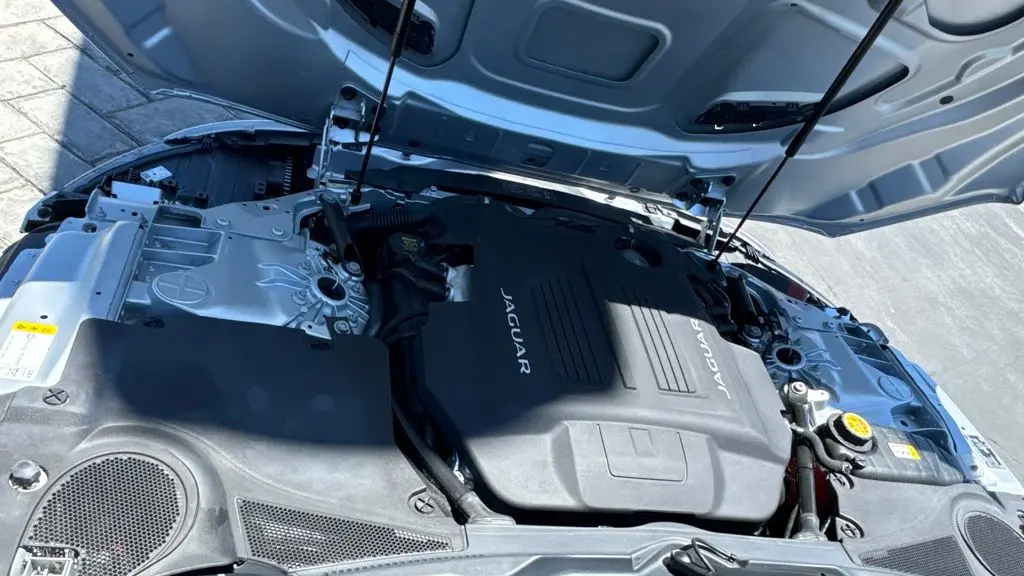 2022 Jaguar F-TYPE R