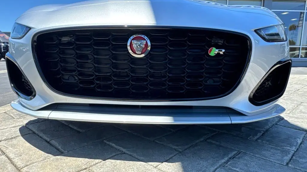 2022 Jaguar F-TYPE R