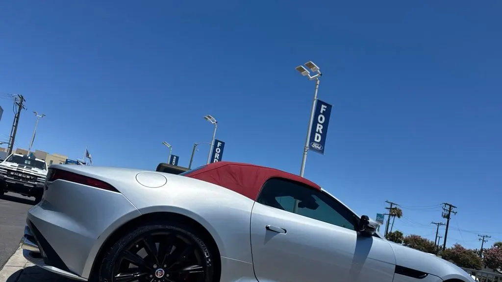 2022 Jaguar F-TYPE R
