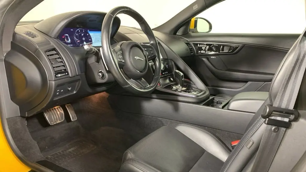 2021 Jaguar F-TYPE R-Dynamic
