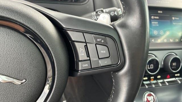 2021 Jaguar F-TYPE P300