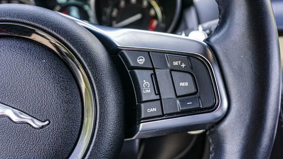 2020 Jaguar F-TYPE R-Dynamic