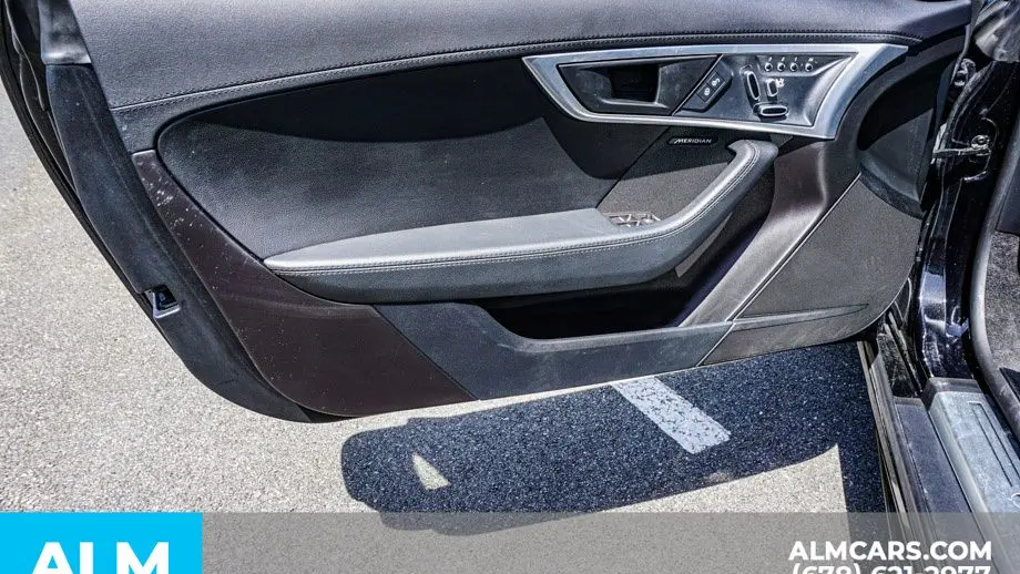 2020 Jaguar F-TYPE R-Dynamic