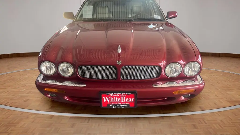 1999 Jaguar XJR Base