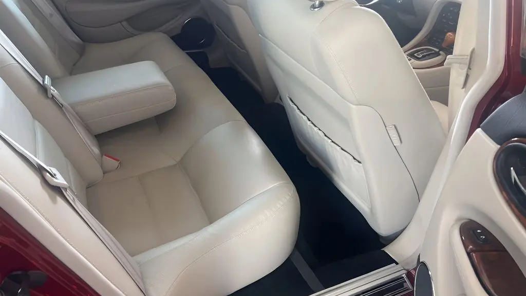 1999 Jaguar XJR Base
