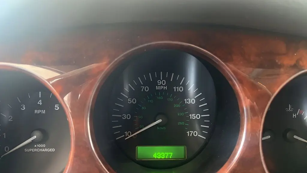 1999 Jaguar XJR Base
