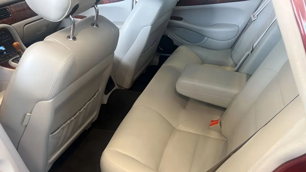 1999 Jaguar XJR Base