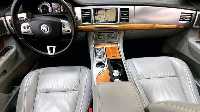 2010 Jaguar XF Base