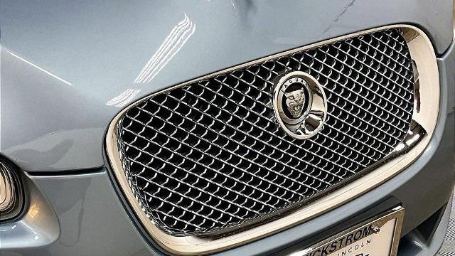 2010 Jaguar XF Base