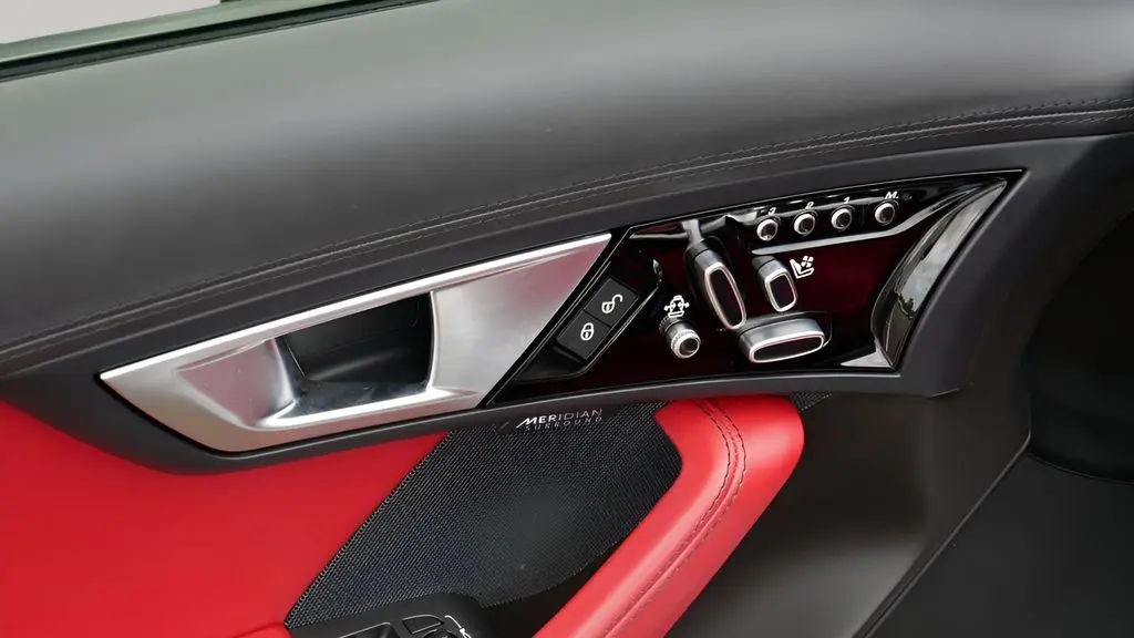 2017 Jaguar F-TYPE Base