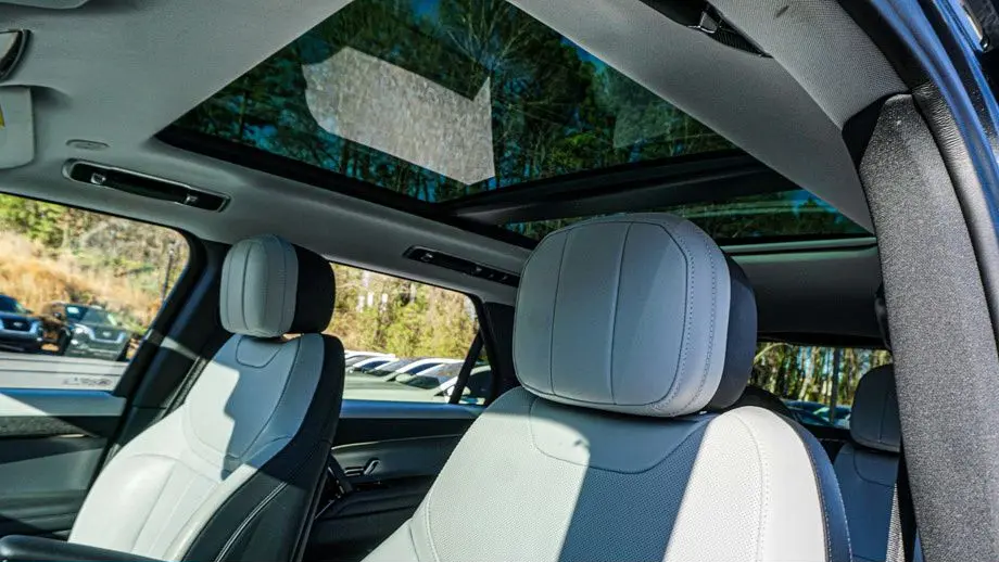 2025 Land Rover Range Rover Sport P460e Dynamic SE