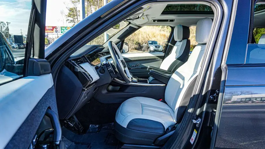 2025 Land Rover Range Rover Sport P460e Dynamic SE