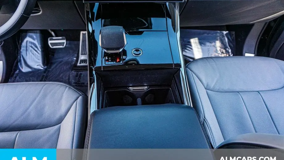 2025 Land Rover Range Rover Sport P460e Dynamic SE