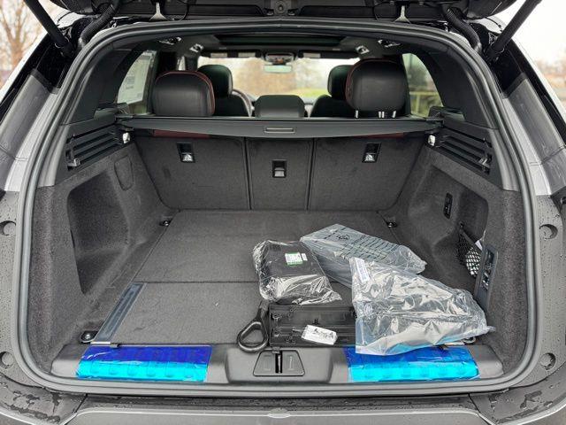 2025 Land Rover Range Rover Sport - $89,989