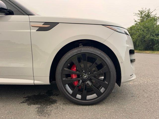 2025 Land Rover Range Rover Sport - $84,980