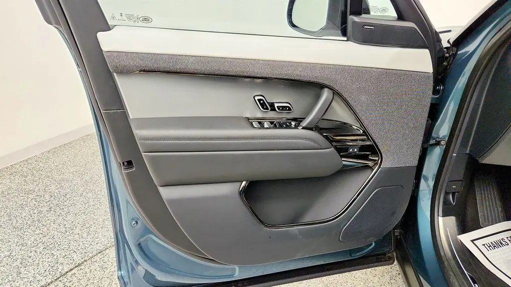 2025 Land Rover Range Rover Sport - $70,195