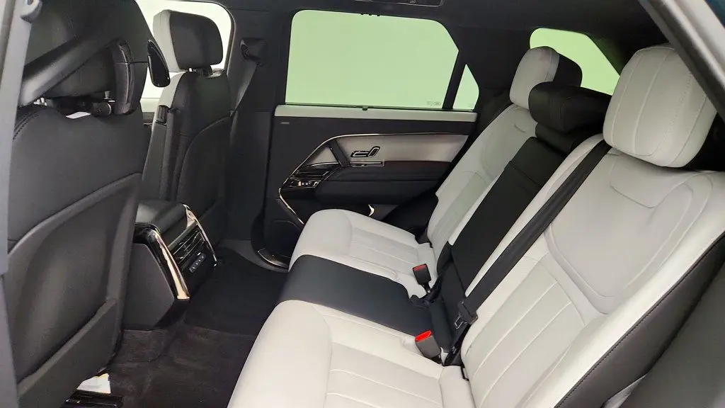 2025 Land Rover Range Rover Sport - $70,195