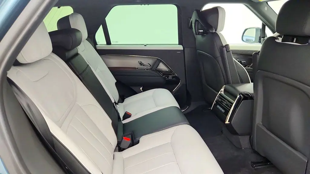 2025 Land Rover Range Rover Sport - $70,195