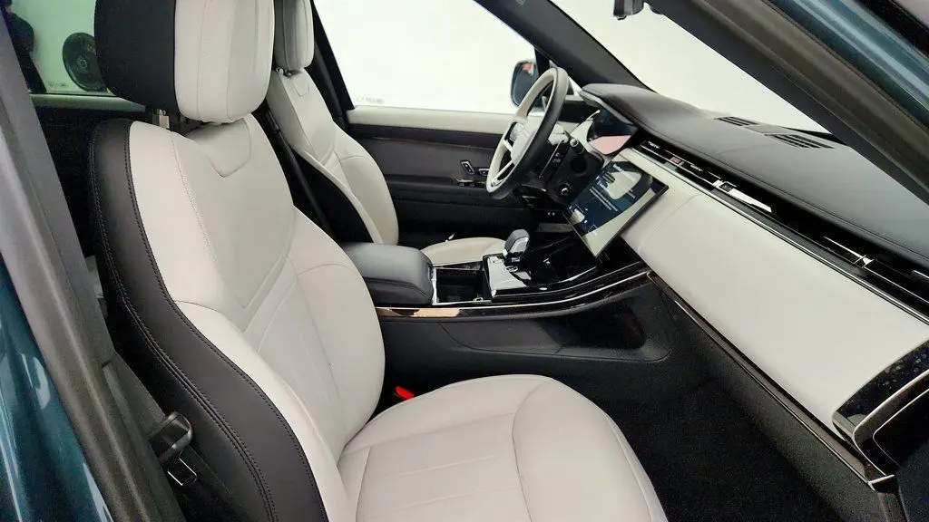 2025 Land Rover Range Rover Sport - $70,195