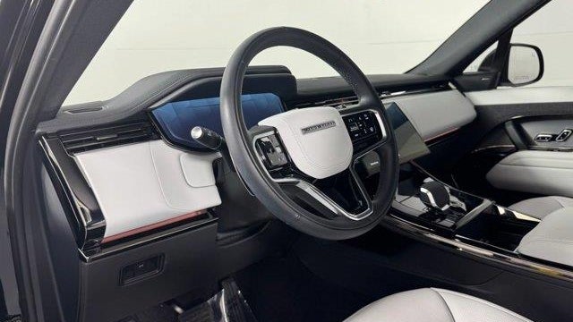 2025 Land Rover Range Rover Sport P360 SE