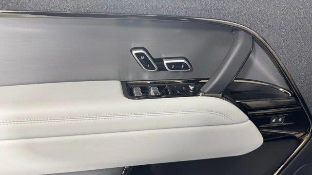 2025 Land Rover Range Rover Sport P360 SE