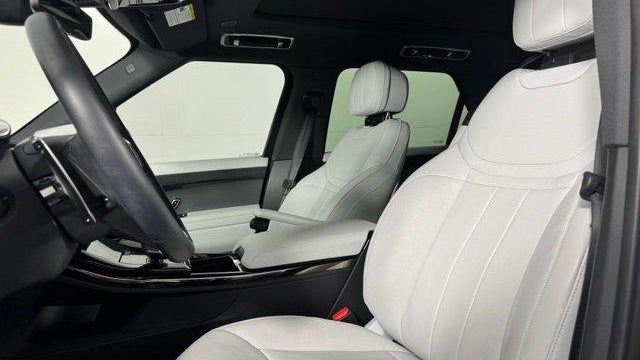 2025 Land Rover Range Rover Sport P360 SE