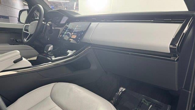 2025 Land Rover Range Rover Sport P360 SE