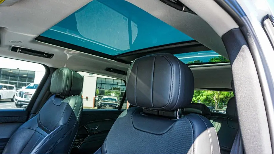 2023 Land Rover Range Rover Sport P360 SE