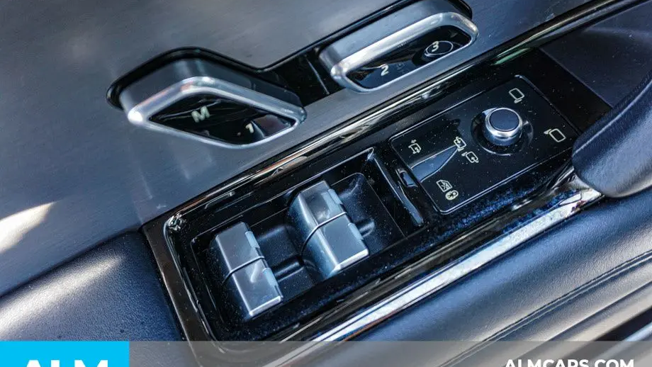 2023 Land Rover Range Rover Sport P360 SE