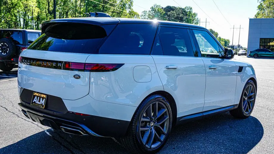 2023 Land Rover Range Rover Sport P360 SE