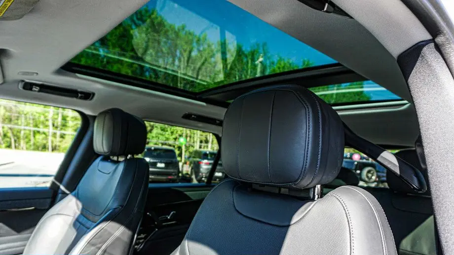 2023 Land Rover Range Rover Sport P360 SE