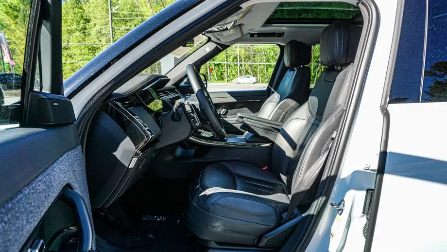 2023 Land Rover Range Rover Sport P360 SE