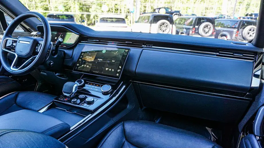 2023 Land Rover Range Rover Sport P360 SE