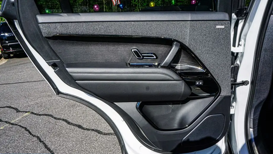 2023 Land Rover Range Rover Sport P360 SE