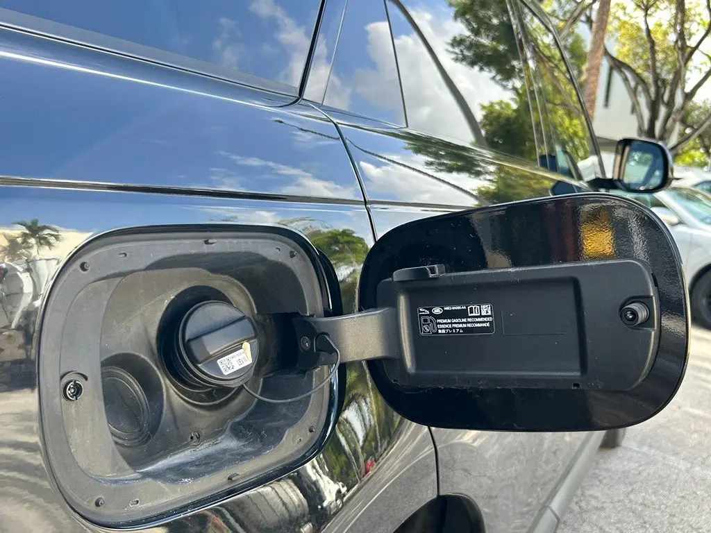 2025 Land Rover Range Rover Sport - $54,998