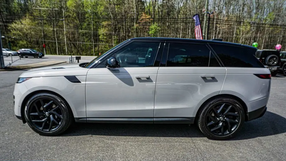2023 Land Rover Range Rover Sport P360 SE