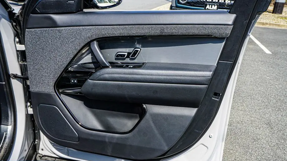 2023 Land Rover Range Rover Sport P360 SE