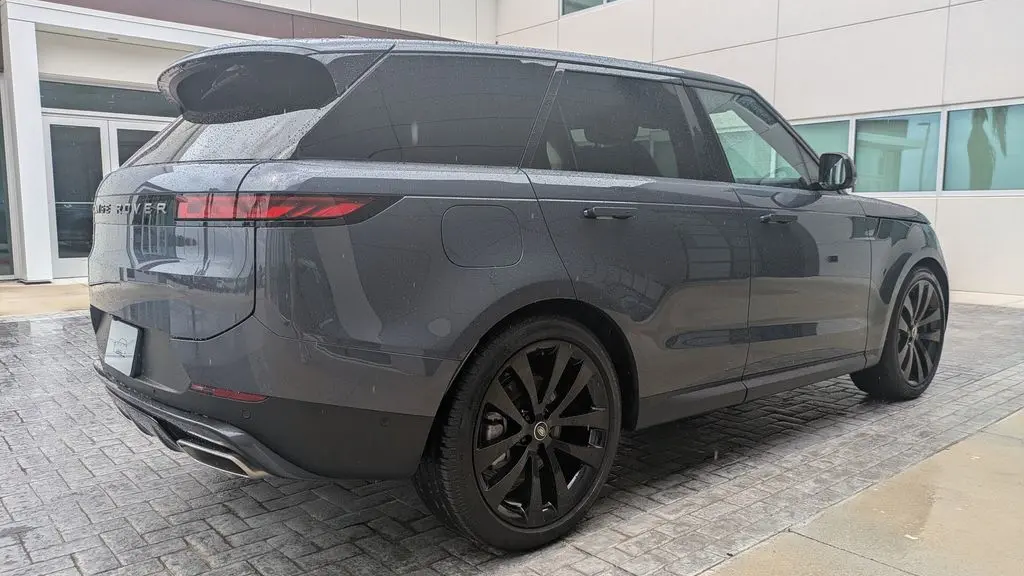 2025 Land Rover Range Rover Sport P360 SE